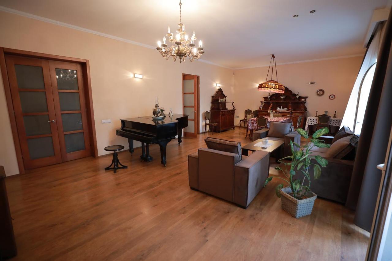 Apartment At 12 Baratashvili Street Tbilisi Exterior foto