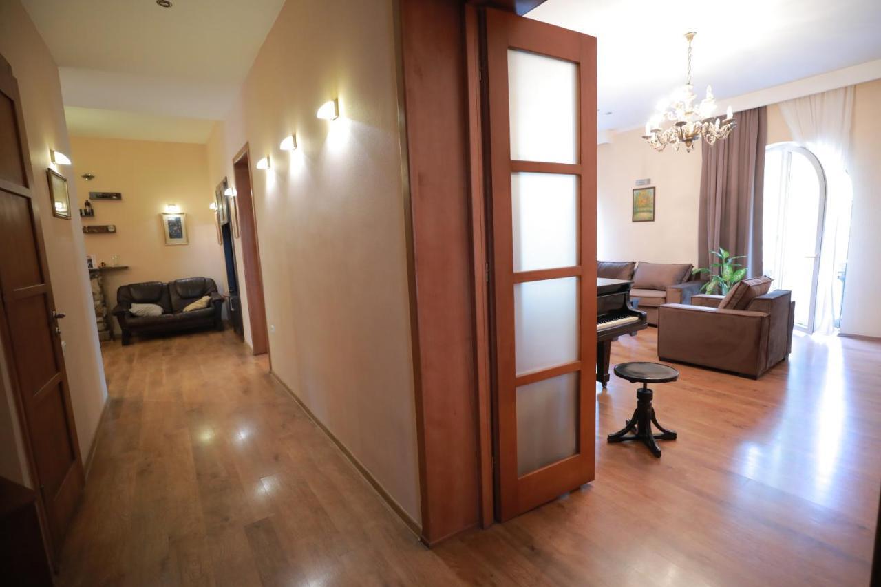 Apartment At 12 Baratashvili Street Tbilisi Exterior foto