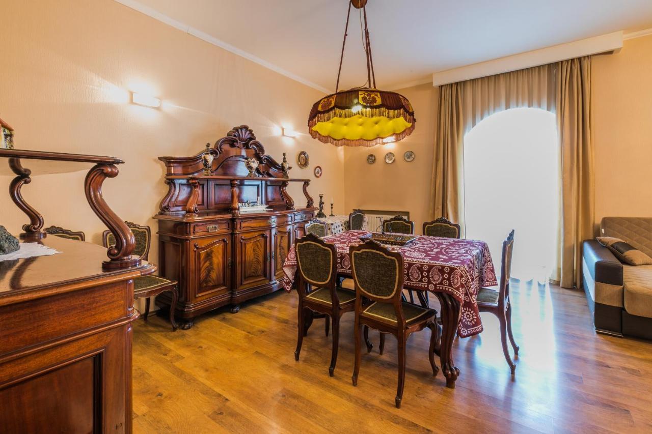 Apartment At 12 Baratashvili Street Tbilisi Exterior foto